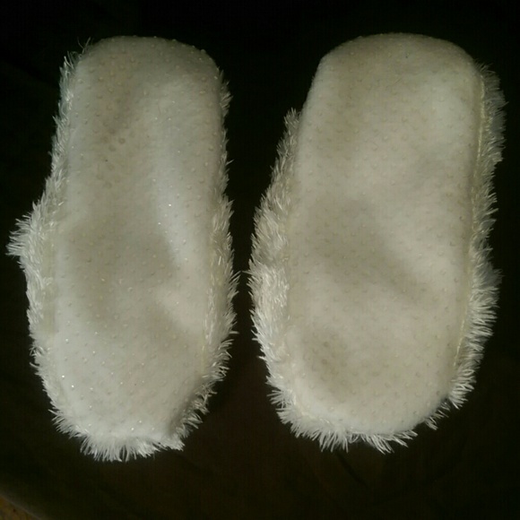 Slippers - Picture 2 of 5